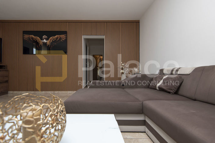 Image No.5-5 Bed House for sale