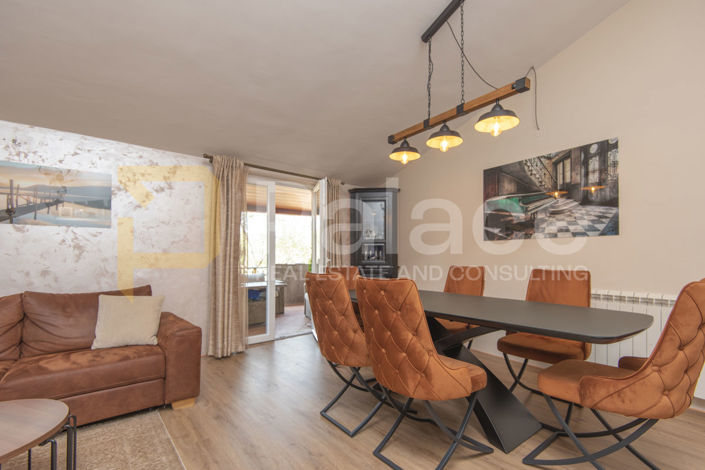 Image No.10-3 Bed House for sale