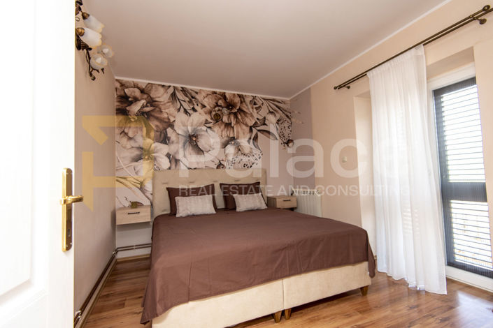 Image No.14-3 Bed House for sale