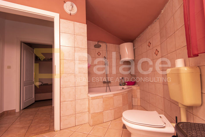 Image No.18-3 Bed House for sale