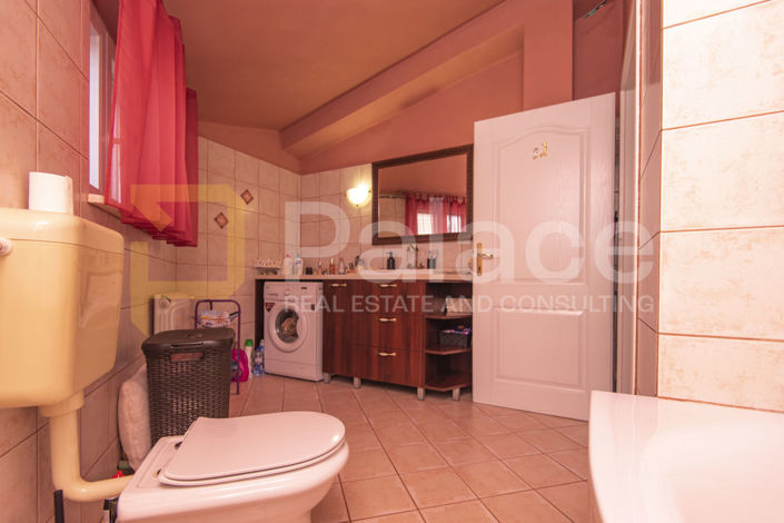 Image No.19-3 Bed House for sale