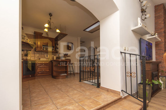 Image No.9-3 Bed House for sale