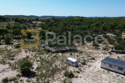 pirovac-gradjevinsko-zemljiste-670m2_3