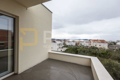 trosoban-stan-u-novogradnji-s-pogledom-na-more-2kat-vodice_15
