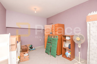 vise-etazna-kuca-u-centru-vodica-s-najljepsim-pogledom-124_14