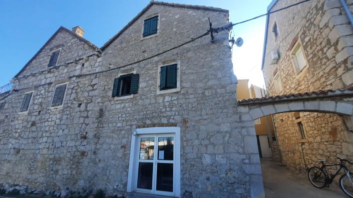 Image No.2-Maison de 2 chambres à vendre à Šibenik-Knin
