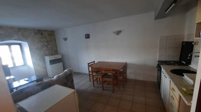 kamena-kuca-u-centru-tribunja_8