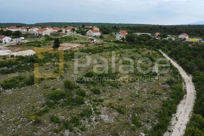 Image No.2-Terrain à vendre à Novigrad