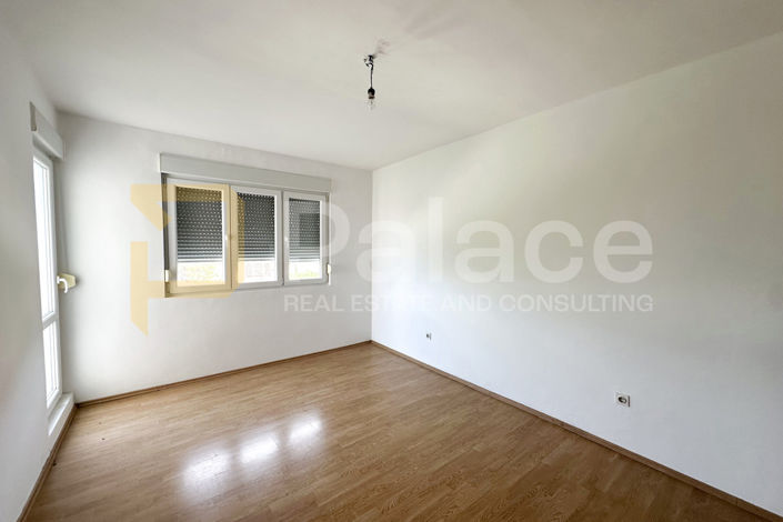 Image No.2-Appartement de 3 chambres à vendre à Pula