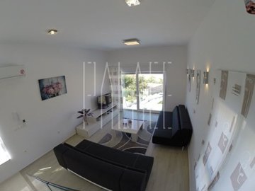 neobicna-villa-na-izvrsnoj-lokaciji-na-otoku-ciovu_4