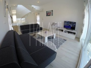 neobicna-villa-na-izvrsnoj-lokaciji-na-otoku-ciovu_5