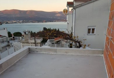 moderna-vila-s-bazenom-ciovo-233-m_4