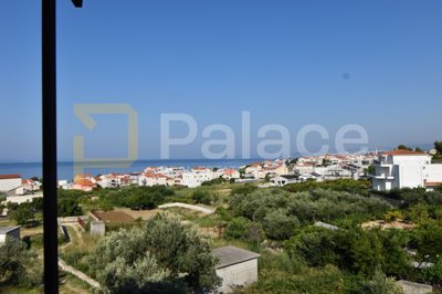 1 - Podstrana, House