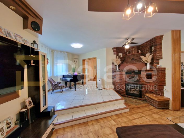 Image No.11-4 Bed House for sale