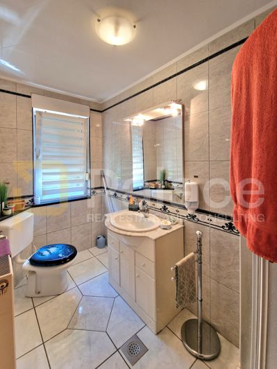 Image No.14-4 Bed House for sale