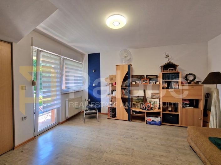 Image No.16-4 Bed House for sale