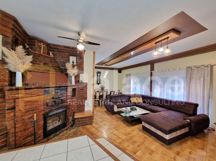Image No.2-4 Bed House for sale