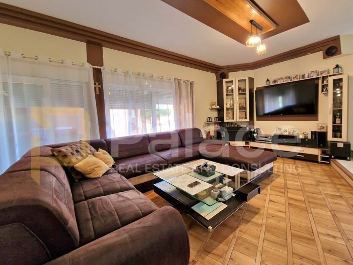 Image No.7-4 Bed House for sale