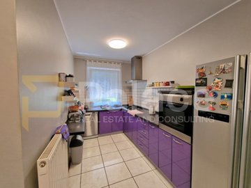 luksuzna-samostojeca-kuca-s-bazenom-21630-m2-jug-2_9
