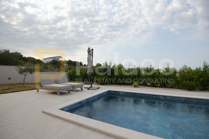 Image No.2-Villa de 4 chambres à vendre à Zadar