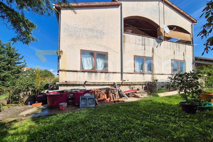 Image No.3-Commercial à vendre à Porec