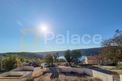 mediteranski-raj-u-trgetu-vila-s-bazenom-i-pogledom-na-more_2