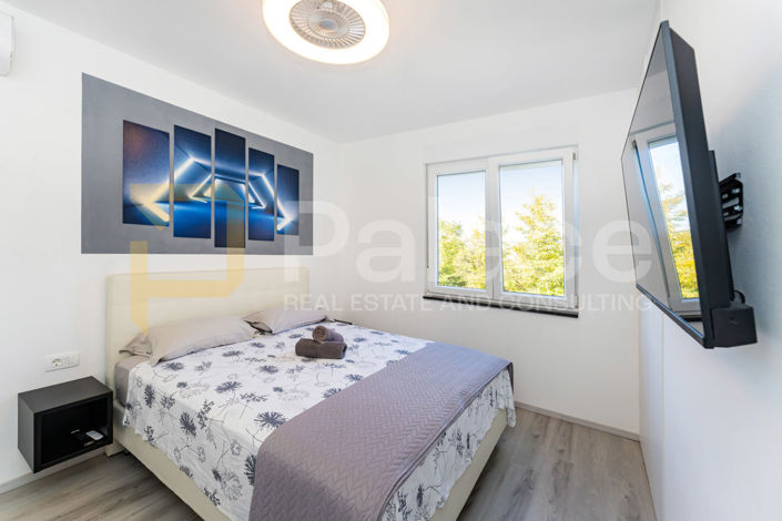 Image No.10-3 Bed House for sale