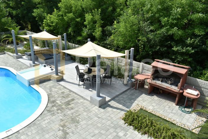 Image No.15-3 Bed House for sale