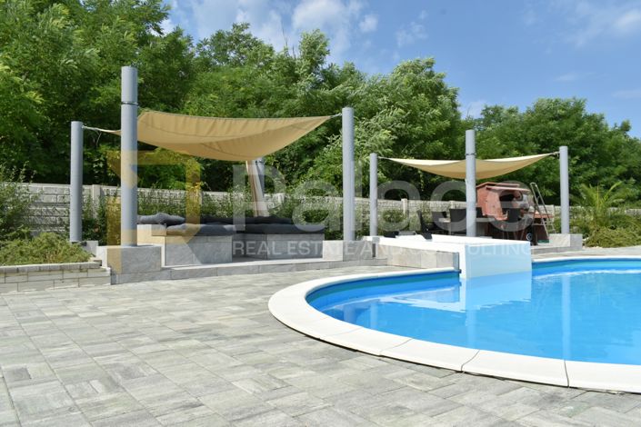 Image No.17-3 Bed House for sale