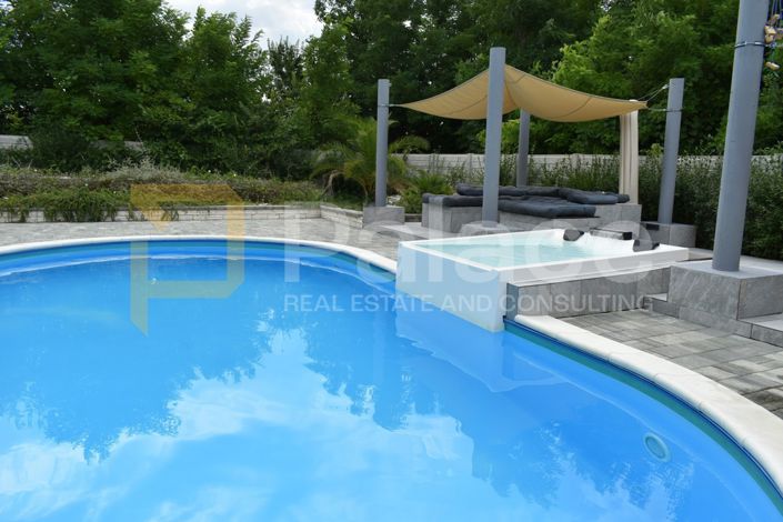 Image No.18-3 Bed House for sale