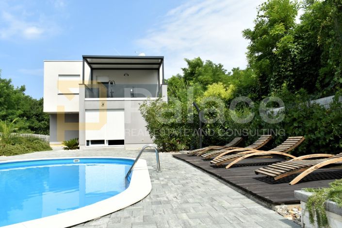 Image No.19-3 Bed House for sale