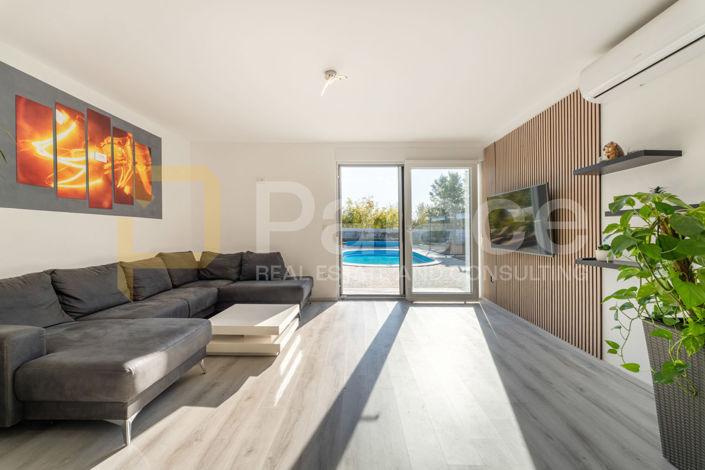 Image No.3-3 Bed House for sale