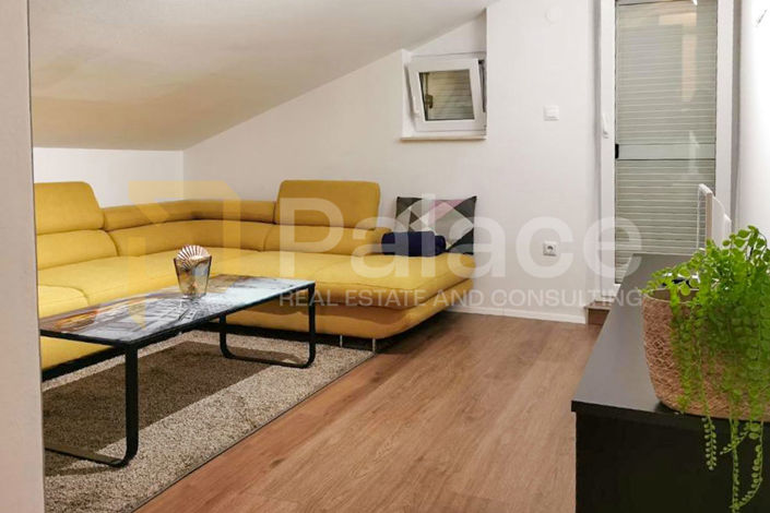 Image No.8-7 Bed House for sale