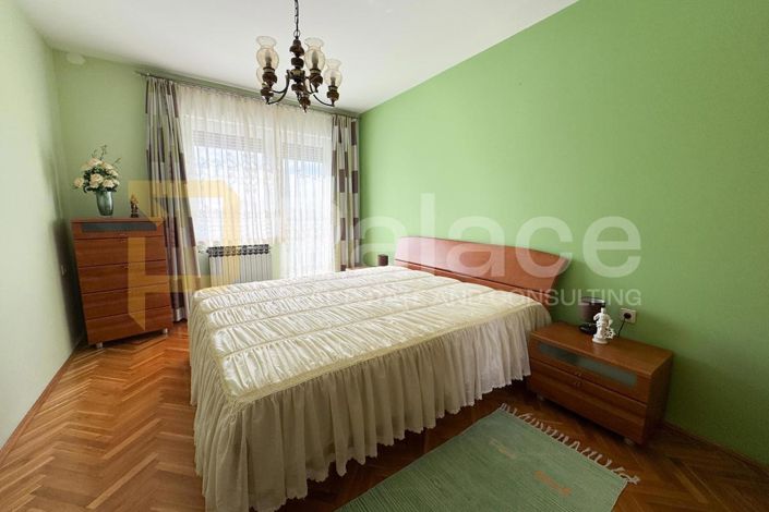 Image No.10-5 Bed House for sale