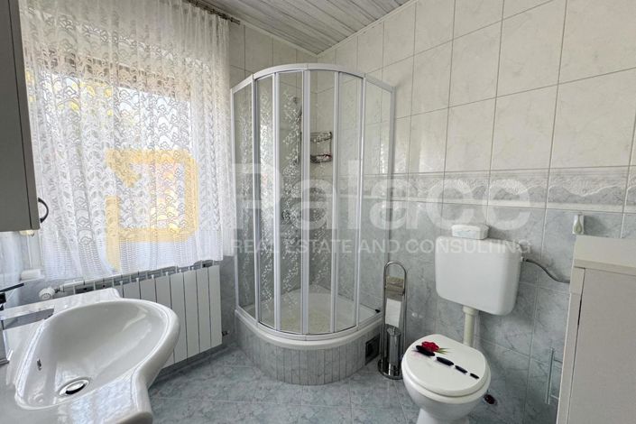 Image No.19-5 Bed House for sale