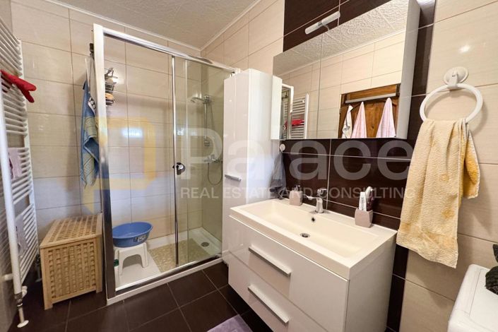 Image No.5-5 Bed House for sale