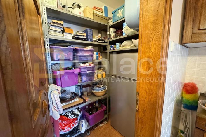 Image No.8-5 Bed House for sale