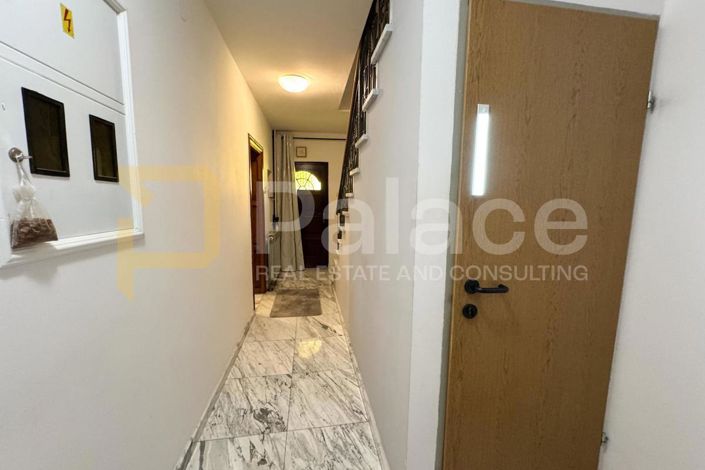 Image No.9-5 Bed House for sale