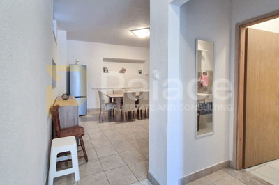 sarmantna-kuca-u-prirodi-rupe-skradin-90m2_6