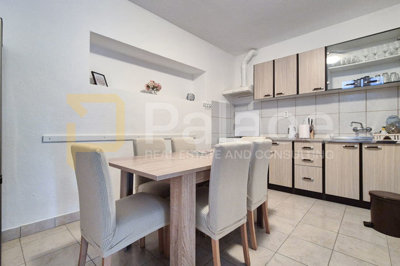sarmantna-kuca-u-prirodi-rupe-skradin-90m2_8