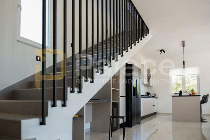 Image No.10-3 Bed Villa for sale