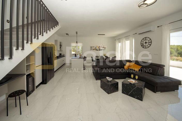 Image No.6-3 Bed Villa for sale