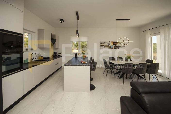 Image No.9-3 Bed Villa for sale