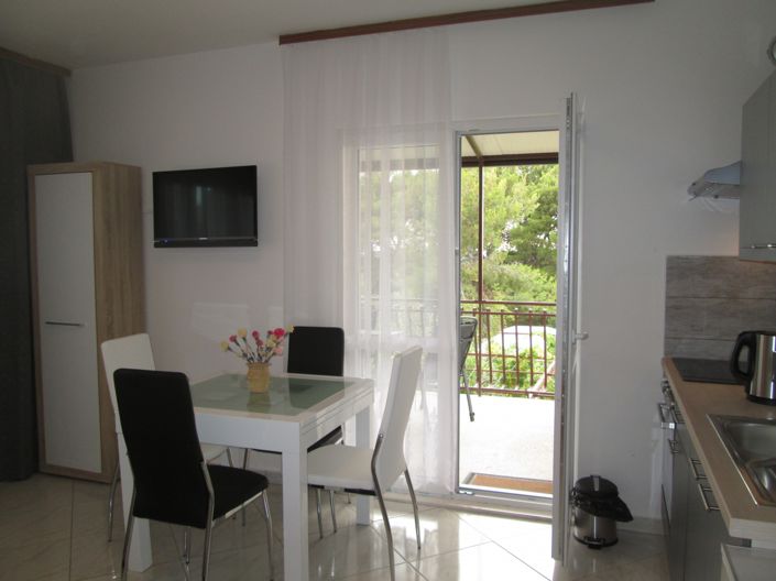 Image No.12-8 Bed House for sale