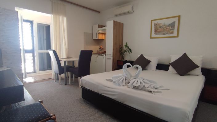 Image No.14-8 Bed House for sale