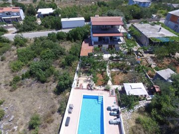 apartmanska-kuca-s-bazenom-primosten-295-m2_4