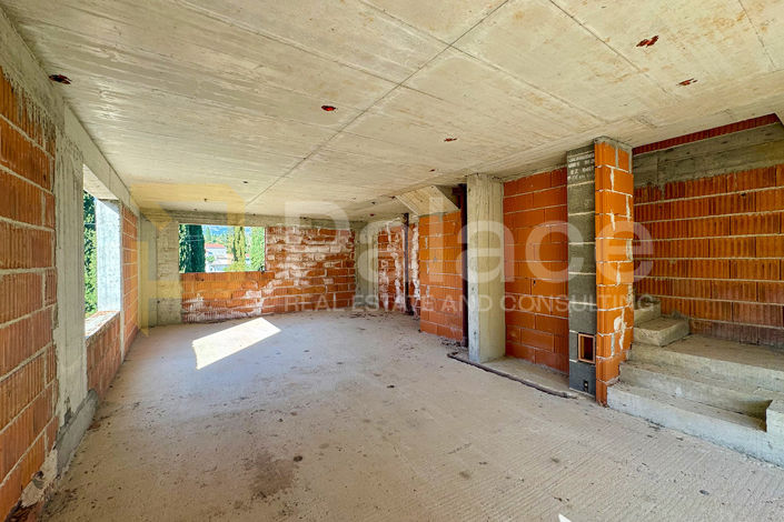 Image No.11-3 Bed House for sale