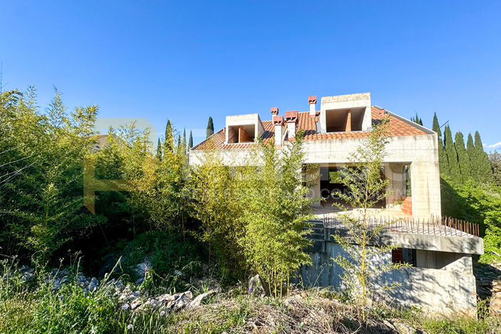 Image No.17-3 Bed House for sale