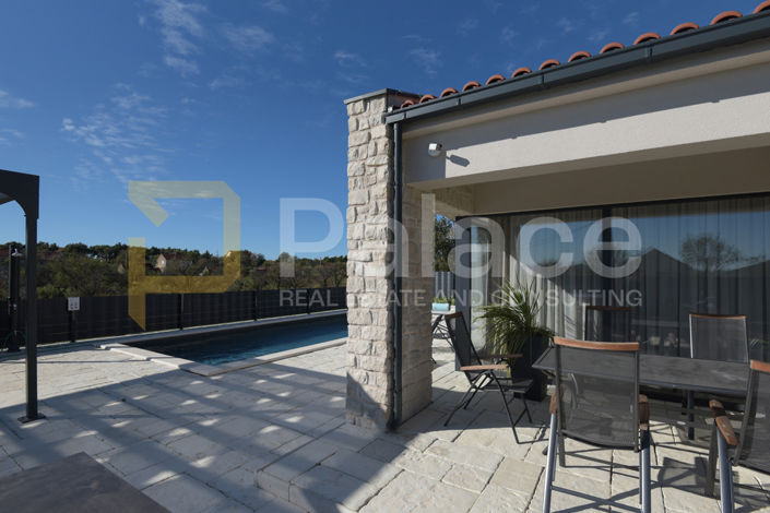 Image No.3-2 Bed House for sale