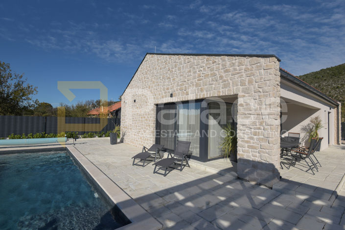 Image No.4-2 Bed House for sale